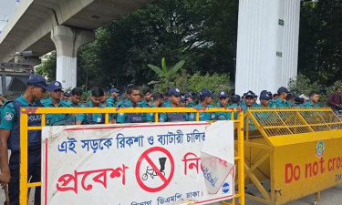 যমুনা অভিমুখে গ্রীন ভয়েসের পদযাত্রায় পুলিশের বাধা