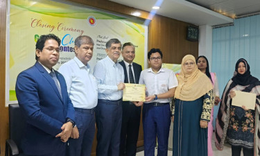 ফুল কিনে শিক্ষক ও মা-বাবাকে দেওয়ার অনুরোধ শিক্ষা উপদেষ্টার
