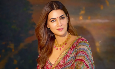 দুই বছরে ৪০০ কোটি আয় করল কৃতির ‘হাইফেন’