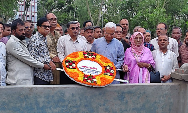 শিক্ষক মেহেরীন চৌধুরীর কবরে শ্রদ্ধা জানালেন বিএনপির নেতারা