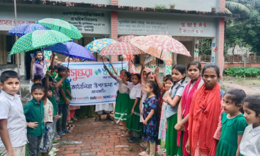 কাঁঠালিয়ায় সুবিধাবঞ্চিত শিক্ষার্থীদের মাঝে বসুন্ধরা শুভসংঘের ছাতা বিতরণ