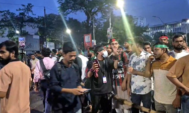 দিন গড়িয়ে সন্ধ্যা, এখনো অবরুদ্ধ শাহবাগ