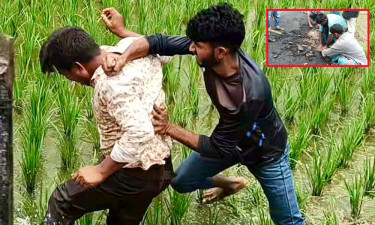 রাস্তার কাজে অনিয়মের অভিযোগে এলজিইডি কর্মচারীকে গণপিটুনি