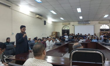 জকসু নির্বাচনসহ বিভিন্ন দাবিতে জবি শিবিরের স্মারকলিপি প্রদান