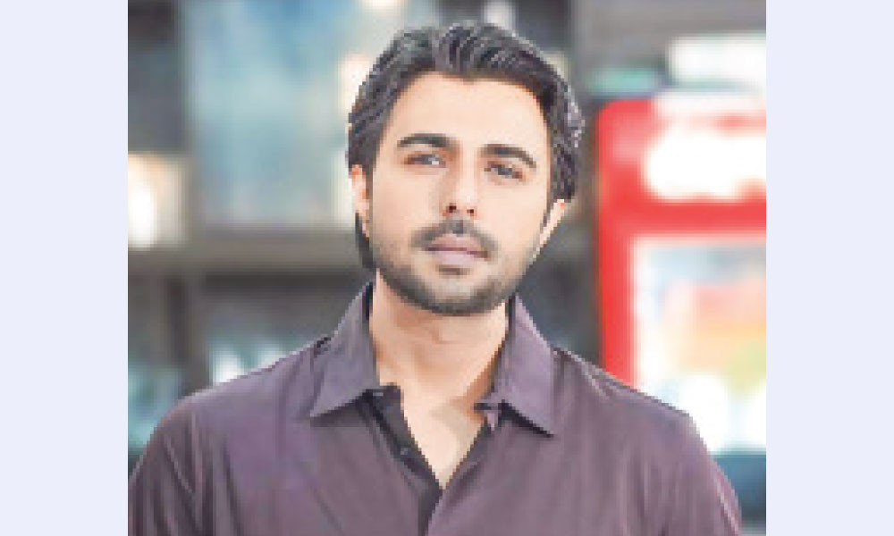 দেশে ফিরেছেন অপূর্ব