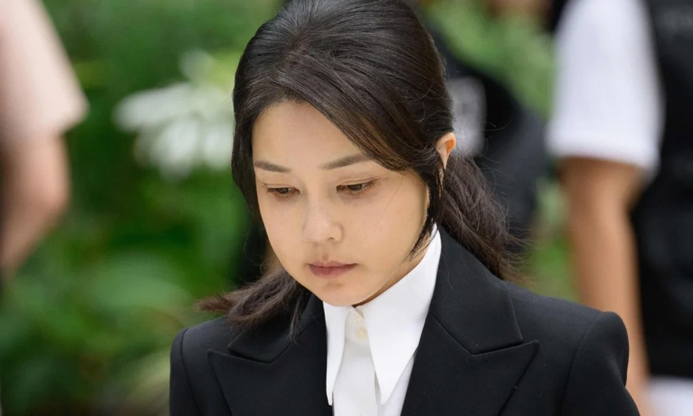 দক্ষিণ কোরিয়ায় প্রাক্তন ফার্স্ট লেডির বিরুদ্ধে ১৬ অভিযোগ, জিজ্ঞাসাবাদ শুরু