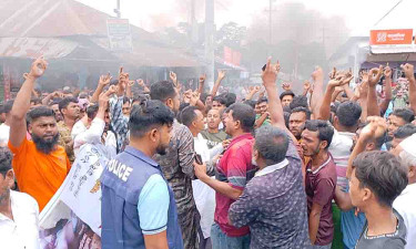 খুলনা-চট্টগ্রাম মহাসড়ক থেকে শ্রমিকদের অবরোধ প্রত্যাহার