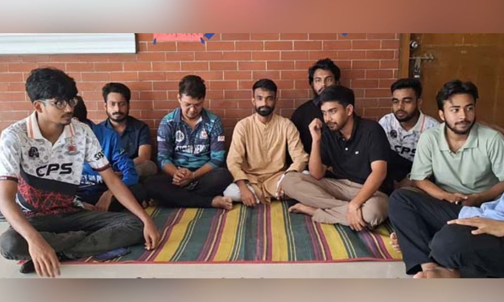ভাসানী বিশ্ববিদ্যালয়ে ছাত্রসংসদ প্রতিষ্ঠার দাবিতে শিক্ষার্থীর অনশন