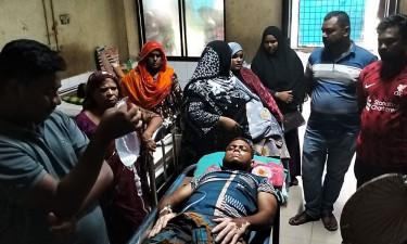কুষ্টিয়ায় মাদকবিরোধী অভিযানে কারবারিদের গুলি, সোর্স আহত
