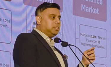‘ট্রাম্পের শুল্কনীতি খরচ বাড়ালেও সুবিধাজনক অবস্থানে বাংলাদেশ’