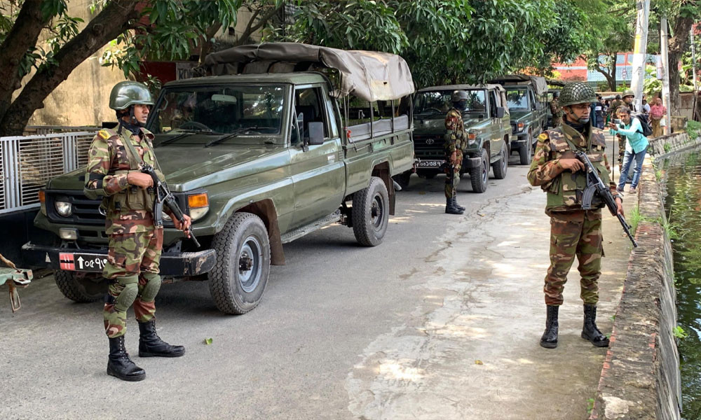 কোচিং সেন্টারে মিলল বিপুল অস্ত্র-বিস্ফোরক, ঘিরে রেখেছে সেনাবাহিনী