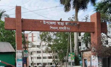 নামাজ পড়াতে মোটরসাইকেলে যাত্রা, নিয়ন্ত্রণ হারিয়ে প্রাণ গেল ইমামের