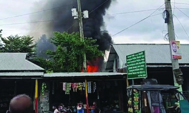 ভূরুঙ্গামারীতে আগুনে পুড়ল তুলার মিল, ৪০ লাখ টাকার ক্ষতি