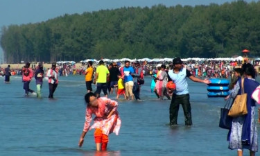 কক্সবাজারে নারী পর্যটকদের আপত্তিকর ভিডিও ধারণ, টিকটকার গ্রেপ্তার