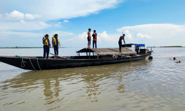 ব্রহ্মপুত্র নদে মাছ ধরতে গিয়ে প্রাণ হারা‌লেন যুবক