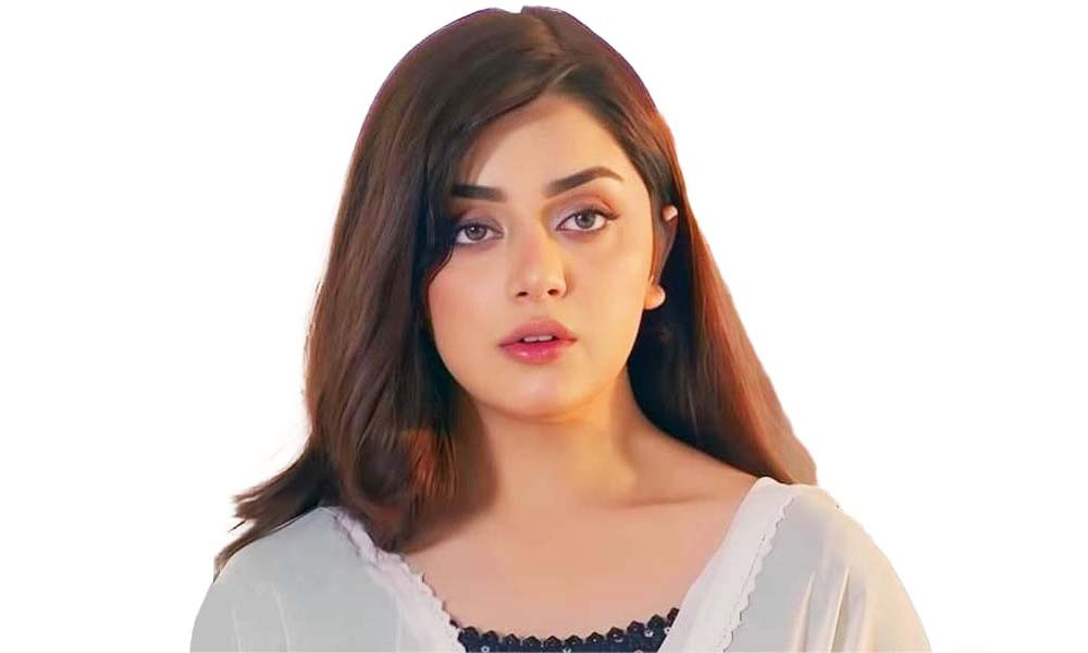 যেসব অভিযোগ তুলে অভিনয় ছাড়ার ঘোষণা দিলেন পাকিস্তানি অভিনেত্রী