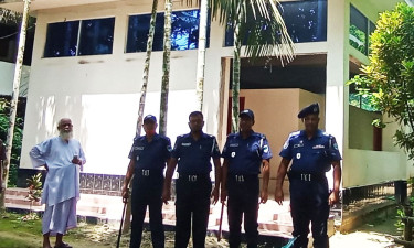 ঝিনাইদহে সিরাজ সাঁইয়ের মাজারে পুলিশ মোতায়েন
