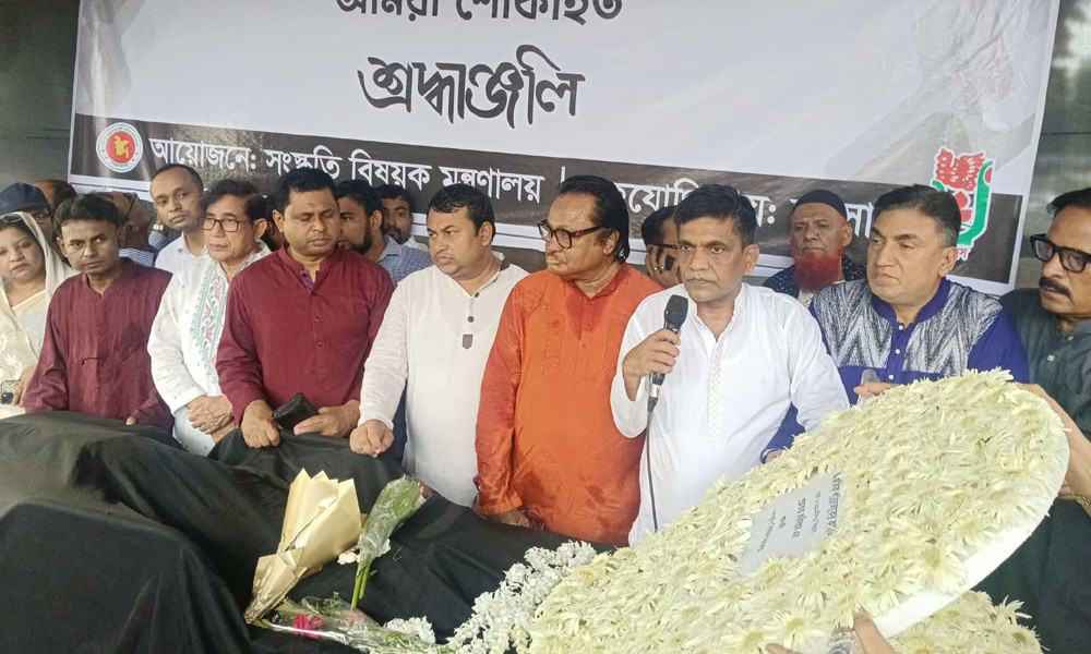 শহীদ মিনারে ফরিদা পারভীনকে শেষ শ্রদ্ধা