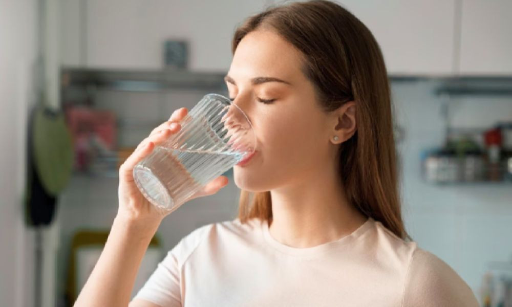 পর্যাপ্ত পানি না খেলে শুধু কিডনি নয়, মুখের ভেতরেও হতে পারে পাথর