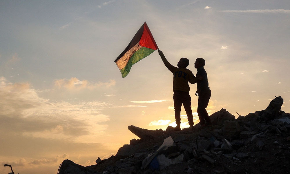 Taxtlar oyinida jinsiy aloqa Ular VKontakte-da suratlarni silkitadilar