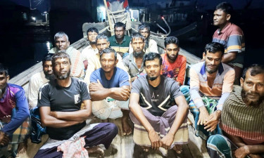 ভোলায় মা ইলিশ সংরক্ষণ অভিযানে ২০ জেলে আটক