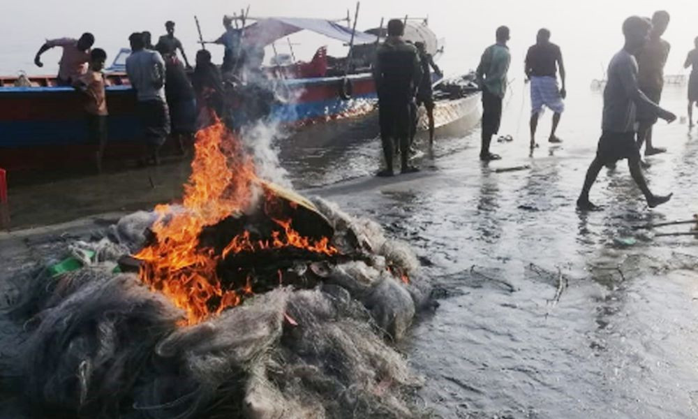 Zhenyaning sherlari: Erotika Rossiyada ayollar qamoqxonasidagi jinsiy aloqa