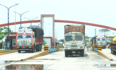 বেনাপোলে সন্ধ্যা ৬টার পর আমদানি-রপ্তানি বন্ধ, বিপাকে ব্যবসায়ীরা