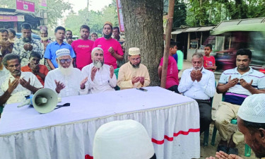 কালিহাতীতে ক্ষতিগ্রস্ত ব্যবসায়ীদের পাশে জামায়াত নেতা