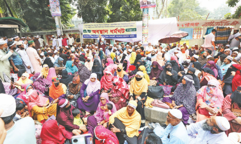 Porno uyquga qoyish va ikki tomonidan becerdin Juda super porno