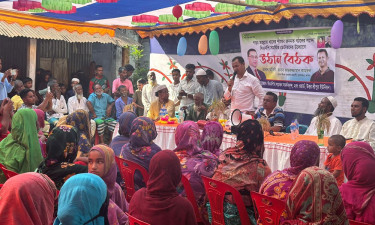 তাহিরপুরে নারী ভোটারদের নিয়ে বিএনপি নেতা কামরুলের উঠান বৈঠক