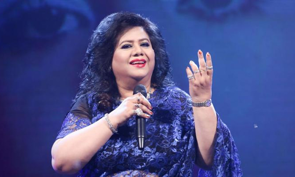 Kichkina lilliputian binafsha rangli lolipopni soradi Kichkina lilliputian binafsha rangli lolipopni soradi