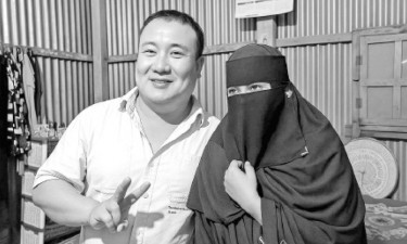 প্রেমের টানে বাংলাদেশে