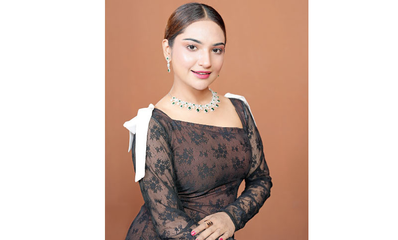 Rus ayol qattiq soradi, porno tomosha