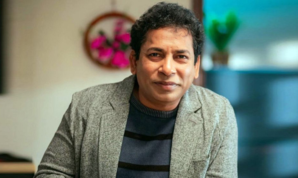 Yalangoch etuk onalarning porno fotosuratlarini tomosha qiling