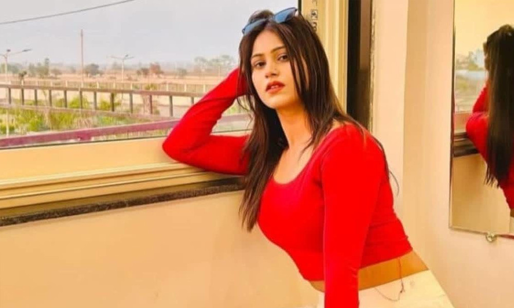 Alla Pugacheva suzish kiyimida