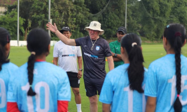 নারী ফুটবলের ভবিষ্যৎ গড়ার স্বপ্ন : বাটলারের ভিশনে নতুন দিগন্ত