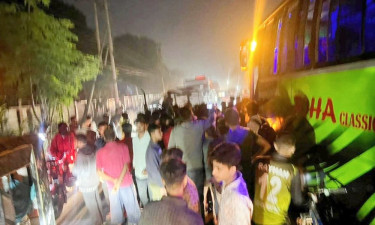 সৈয়দপুরে বাসের ধাক্কায় প্রাণ গেল ভ্যানচালকের