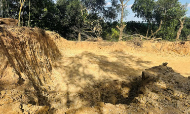 নবীগঞ্জে অবৈধভাবে পাহাড় খনন, পরিবেশ বিপর্যয়ের আশঙ্কা