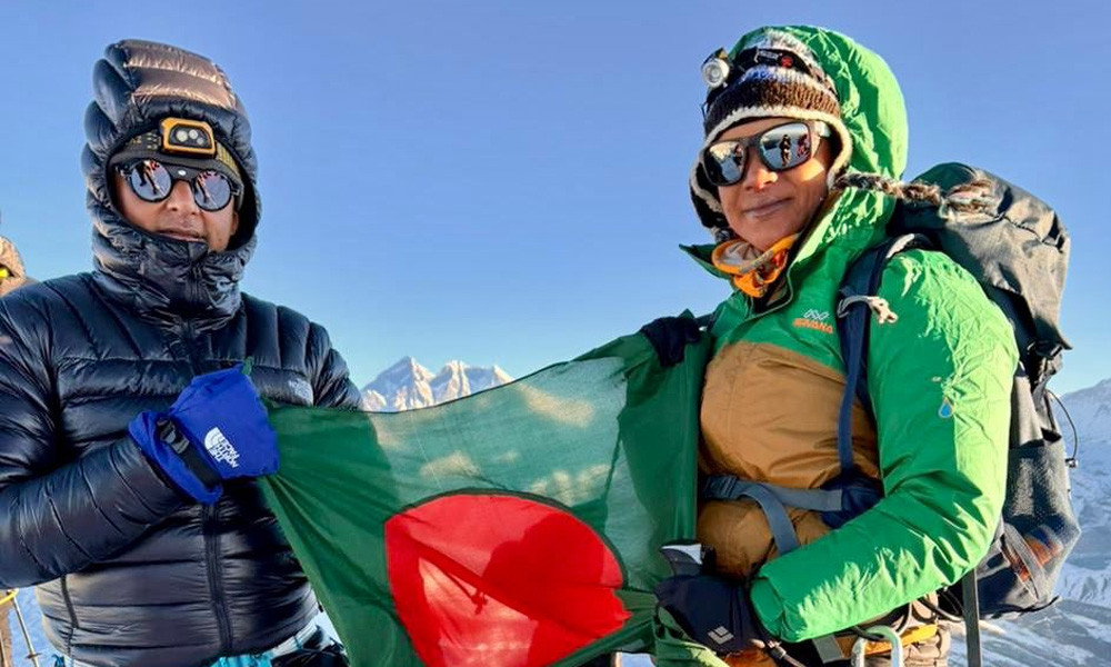 নেপালের মেরা পিক পর্বতের চূড়ায় ইমতিয়াজ-শাহনাজ
