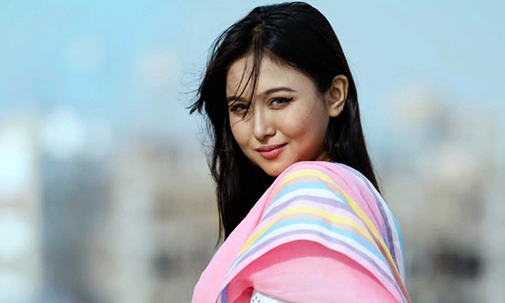 ‘মেয়েদের জীবনের থেকে একটা ওড়না বেশি গুরুত্বপূর্ণ’