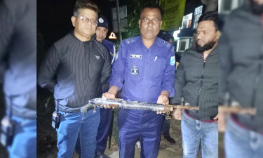 আড়াইহাজার থানা থেকে লুট হওয়া শটগান উদ্ধার