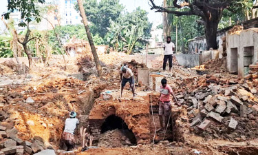 রাজশাহীতে জমিদারের পুরনো বাড়ির নিচে ‘সুড়ঙ্গের’ সন্ধান