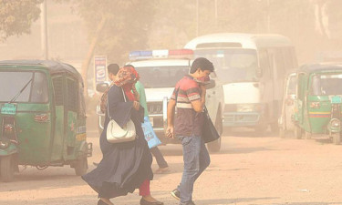 বায়ুদূষণে শীর্ষে দিল্লি, ঢাকার অবস্থান কত?