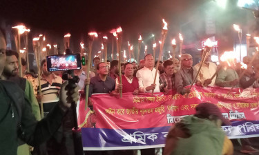 বন্দর রক্ষার দাবিতে রাজধানীতে বিক্ষোভ ও মশাল মিছিল