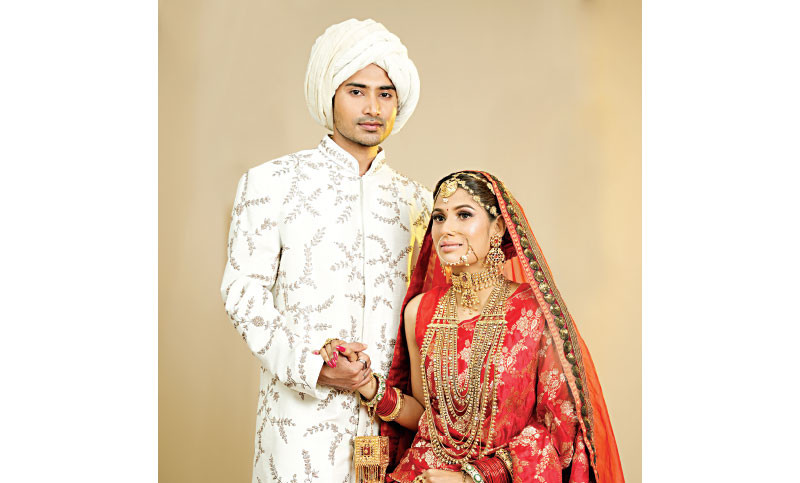 বউভাতে বর-বধূর সাজসজ্জা
