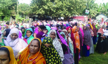 সখীপুর ও বাসাইলে দেড় লাখ মানুষকে শীতবস্ত্র দিলেন সালাউদ্দিন রাসেল