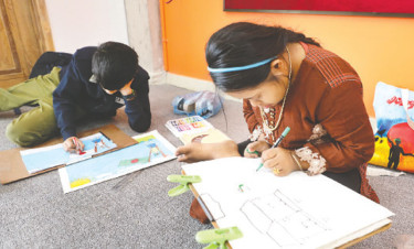 শিশুদের আঁকা ছবিতে ইতিহাস ও ভবিষ্যৎ