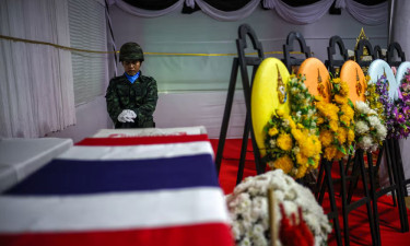 ট্রাম্পের যুদ্ধবিরতিতে সম্মত হওয়ার পরও থাইল্যান্ড-কম্বোডিয়া যুদ্ধ অব্যাহত