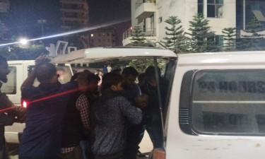 গুলি করে বিকাশ এজেন্টের ১৪ লাখ টাকা ছিনতাই, আহত ২