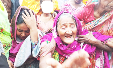 ‘হামার কলজার টুকরা বেটাটাক আনি দেও’